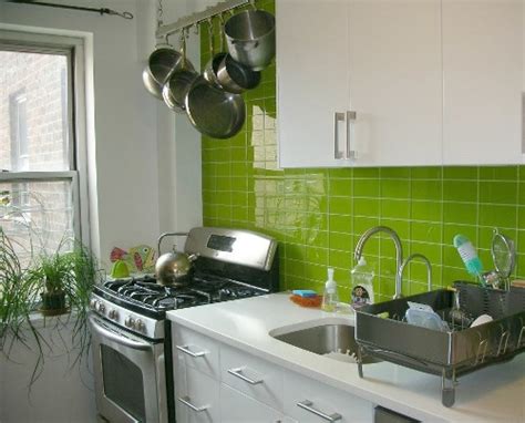 tema  green  desain interior dapur minimalis perusahaan