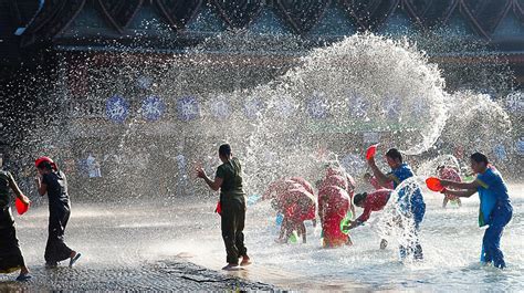 The Water Splashing Festival You Didnt Know Existed In Xishuangbanna