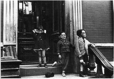 History In Photos Helen Levitt