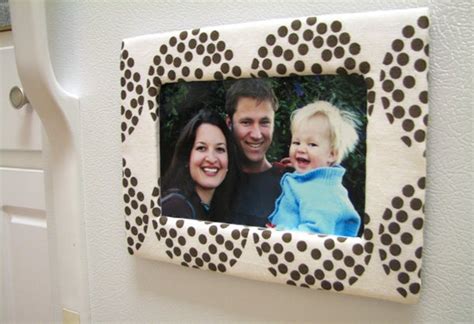 Photo frames are a common thing which we see in every home. DIY: Cardboard and Fabric Magnetic Photo Frame | POPSUGAR Home