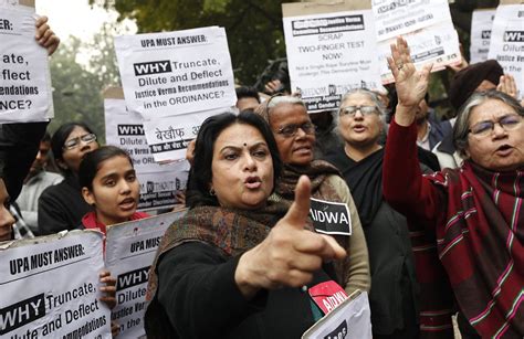 indische regierung greift durch härtere strafen für vergewaltiger n tv de
