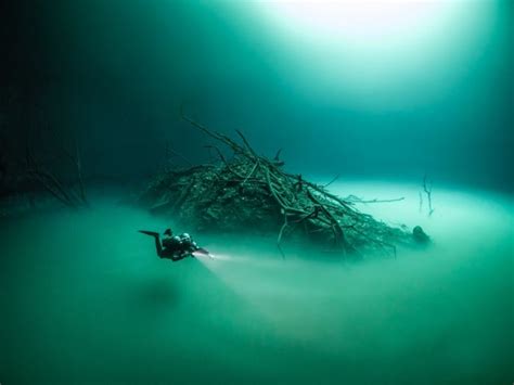 British Diver Finds Bizarre Underwater Lake Hidden In A Cave 6 Pics