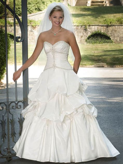 Get the best deals on simple lace wedding dresses and save up to 70% off at poshmark now! Personalizing Your Simple Wedding Dress - Sang Maestro
