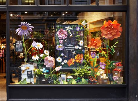 Shop Window Display Ideas For Creative Window Displays