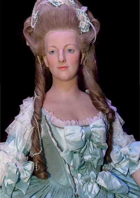 Wax sculpture of Marie Antoinette found at the Musée Grévin María