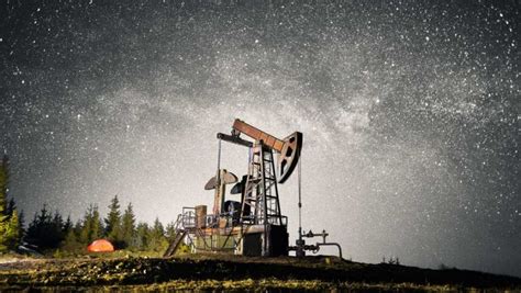 Why are oil prices crashing? Dow Jones Futures Rally After Oil Prices Crash In ...