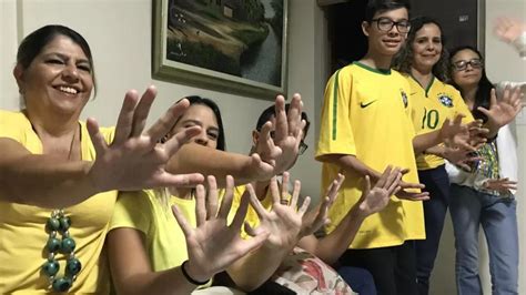 Copa Do Mundo Fam Lia Que Tem Pessoas Com Seis Dedos Nas M Os Est