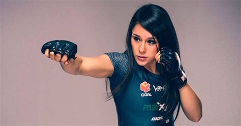 Badass Female Mma Fighter Is Both Undefeated And Ridiculously Hot Photos