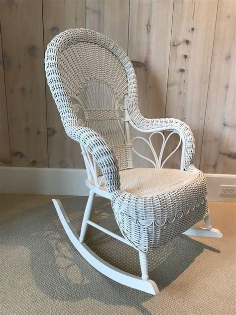There are few things in life as relaxing as the gentle motion of a rocking chair. Vintage Wicker Rocking Chairs - decordip.com