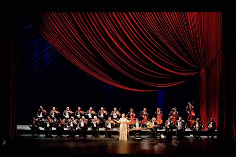 Al Atlal | Archive footage, Orchestra, Imagery