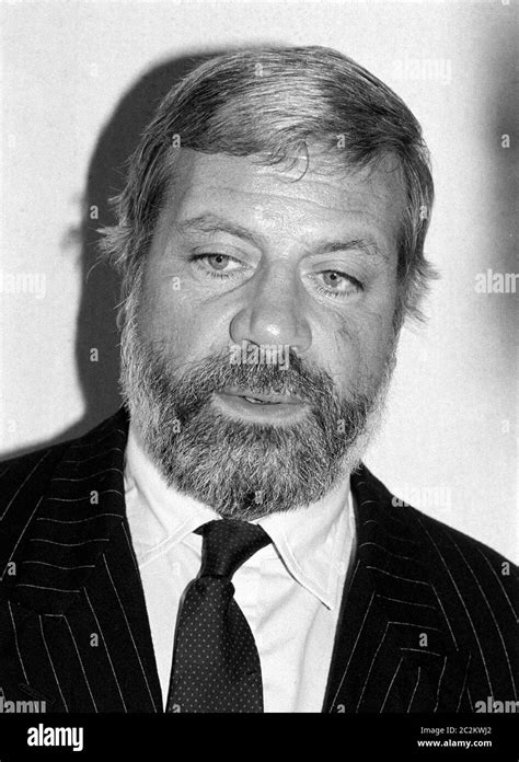 London Uk Sept 1985 Actor Oliver Reed In London © Paul Smith