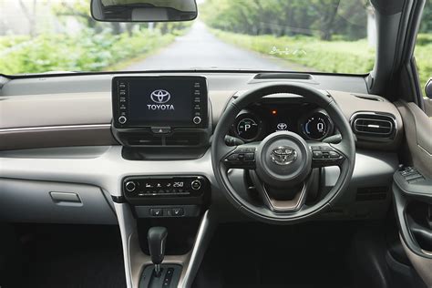 O Que Faz O Novo Toyota Yaris Japonês Ser Muito Melhor Que O Brasileiro
