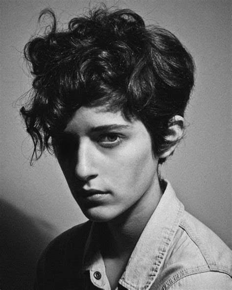 Hairstyles to try hair care hairstyle advice asian hairstyles black hairstyles curly hairstyles hair extensions hair jewelry kids hair long hair short neil barton interprets androgynous style with bold lines, hard edges and bold colors. Androgynous Masculine-Leaning Coded Hairstyles for Wavy Hair — Qwear | Queer Fashion
