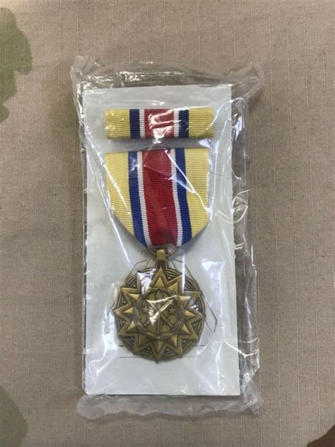 Medal Set Army Reserve Components Achievement Ribbon Arcam Nsn 8455 00