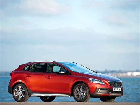Vehicle Volvo V40 Cross Country Road Wallpapers And Images Wallpapers