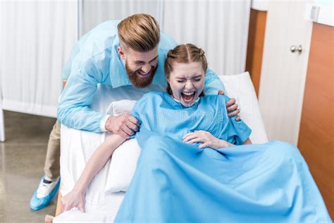 The popular mtv show 16 and pregnant attempts to show how pregnancy profoundly changes a teen's life by profiling several different teens as they prepare to give birth. Pregnant Woman Giving Birth In Hospital Stock Image ...