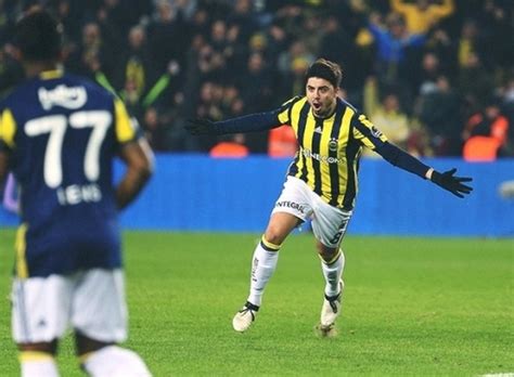 Jun 25, 2021 · survivor türkiye 2021'de final gününün heyecanı yaşanırken yarı finalist ayşe, adada finalist i̇smail ile yaşadığı kilo tartışmasına açıklık getirdi. Ozan Tufan çöktü, yine kilo aldı - Futbol
