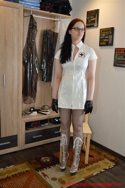 Shiny Costume Bondage Gefesselte Krankenschwester