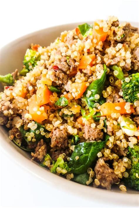 Rather than the typical beef and broccoli recipe with pieces of steak, this version uses ground beef instead. Healthy Ground Beef And Broccoli Fried Quinoa Recipe - Her ...