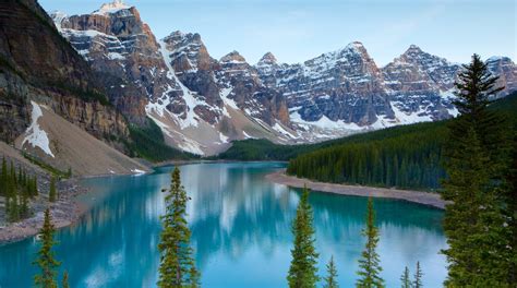 Visit Moraine Lake In Alberta Expedia