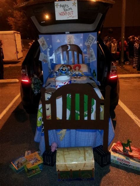 toy story trunk or treat set up love how the bed sticks out from the back trunk or treat