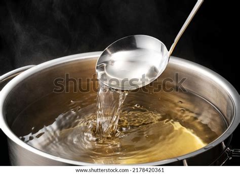2418 Simmering Water Images Stock Photos And Vectors Shutterstock
