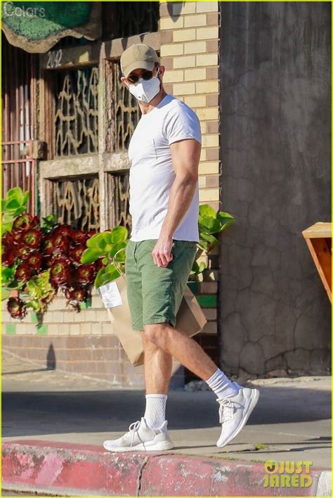 Chace Crawford Picks Up Takeout Food While Looking So Fit Photo Chace Crawford Photos
