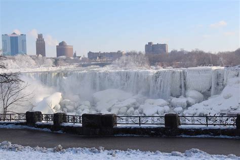 Some Frozen Niagara Falls Photos Really Are Too Good To Be True Huffpost Impact