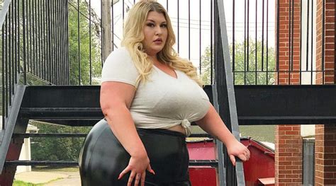 Plus Size Model Lyndsay Patricia Aka PlusSizeBarbiiee The Curvy List