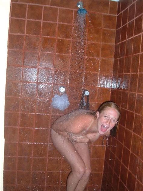 Picics de ducha de niña desnuda Fotos de mujeres
