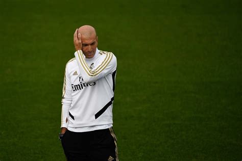 Real Madrid News Zinedine Zidane Backed By Sergio Ramos And Iker