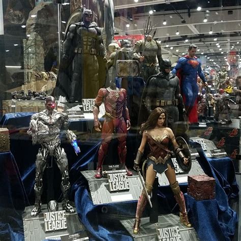 We have to be ready. SDCC 2017 - Superman's 'Justice League' Look Revealed In ...