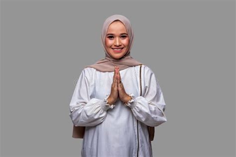 Beautiful Muslim Women Wearing Hijab Greetings Typical Of Ramadan And
