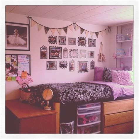 Dorm Room Ideas For Girl I Have A Pennant Like This I Can Customize