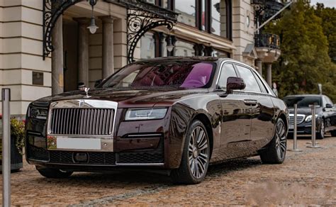 Аренда Rolls Royce Ghost Ii 2020 с водителем в Москве Right Rent