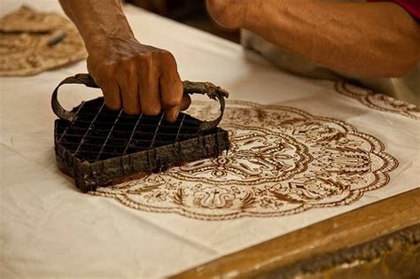 4 Teknik Pembuatan Batik Yang Perlu Kamu Ketahui Tokopedia Blog