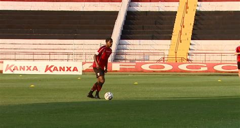 Contra Ypiranga Botafogo SP deve ter Vançan e Léo Baiano como