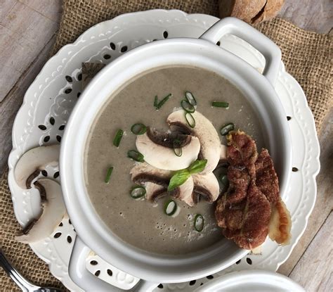Velouté de champignons de Paris au panais