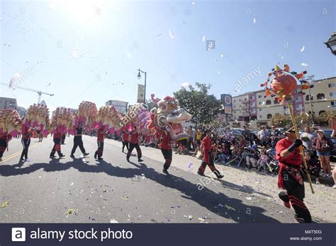 Los Angeles California Usa 17th Feb 2018 Dragon Dancers Perform