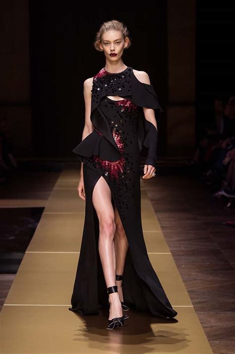 Atelier Versace Fall 2016 Haute Couture Collection Review