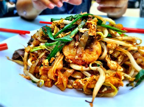A very famous meal in my homeland country malaysia. The Silver Chef: Penang Char Kway Teow at Perling, Johor ...