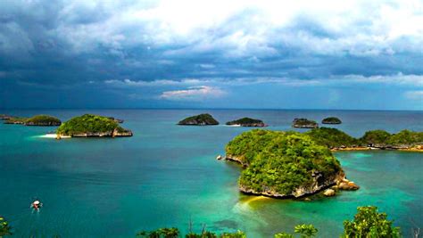 Beauty Of Hundred Islands Alaminos Pangasinan Philippines