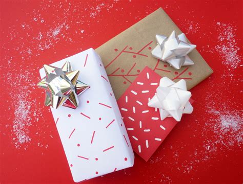 Maybe you would like to learn more about one of these? Easy & Creative Gift Wrapping Ideas Using Everyday Items