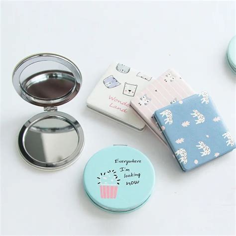 Pocket Mirror Foldable Makeup Mirrors Lady Cosmetic Hand Folding Portable Compact Pocket Mirror