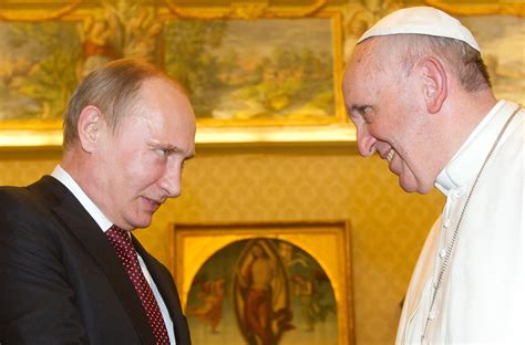 Putin Da Papa Francesco Il Presidente Russo Contestato Per Le Pussy Riot