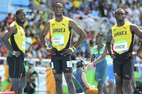 La 21enne ha tagliato il traguardo in oregon sabato 19 giugno in soli 10,86 secondi, prima di correre sugli spalti per abbracciarsi stretta alla nonna. Usain Bolt wins GOLD in 4x100 relay: Who was in Jamaica ...