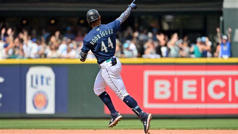 Julio Rodríguez Homers Again Mariners Sweep Rangers With 4 2 Win