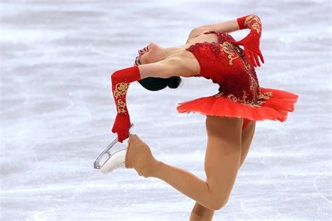 figure skating alina zagitova wins russia s first gold medal the new york times