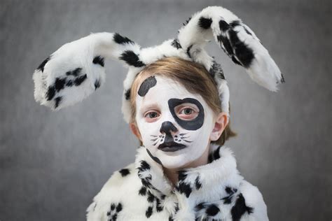 Dalmatian puppies typically cost between $300 and $3000, although the average price paid by new owners is around $900. DIY Halloween kids costumes dalmatian - Fannice Kids Fashion