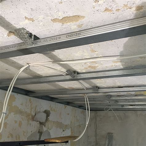 Decke verkleiden rigips , deckenpaneele oder rigips | fermacell platten verlegen, zimmerdecke decke abhängen gipsplatten schneiden werkzeug wir bauen mit massa haus sauna premium im. Vorwandelement verkleiden | Dann wollen wir mal!